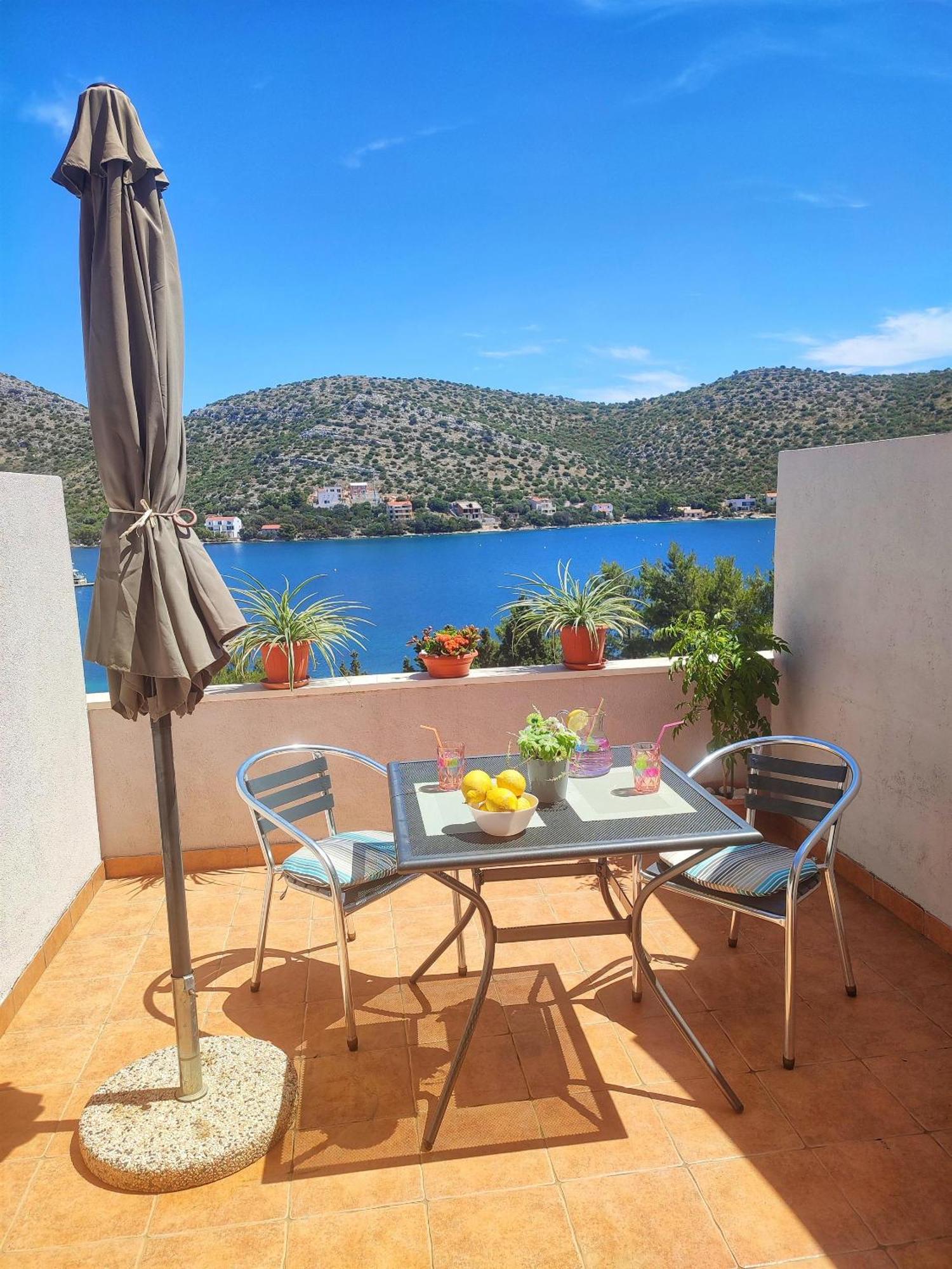 Apartments Vesna Lastovo Exterior foto